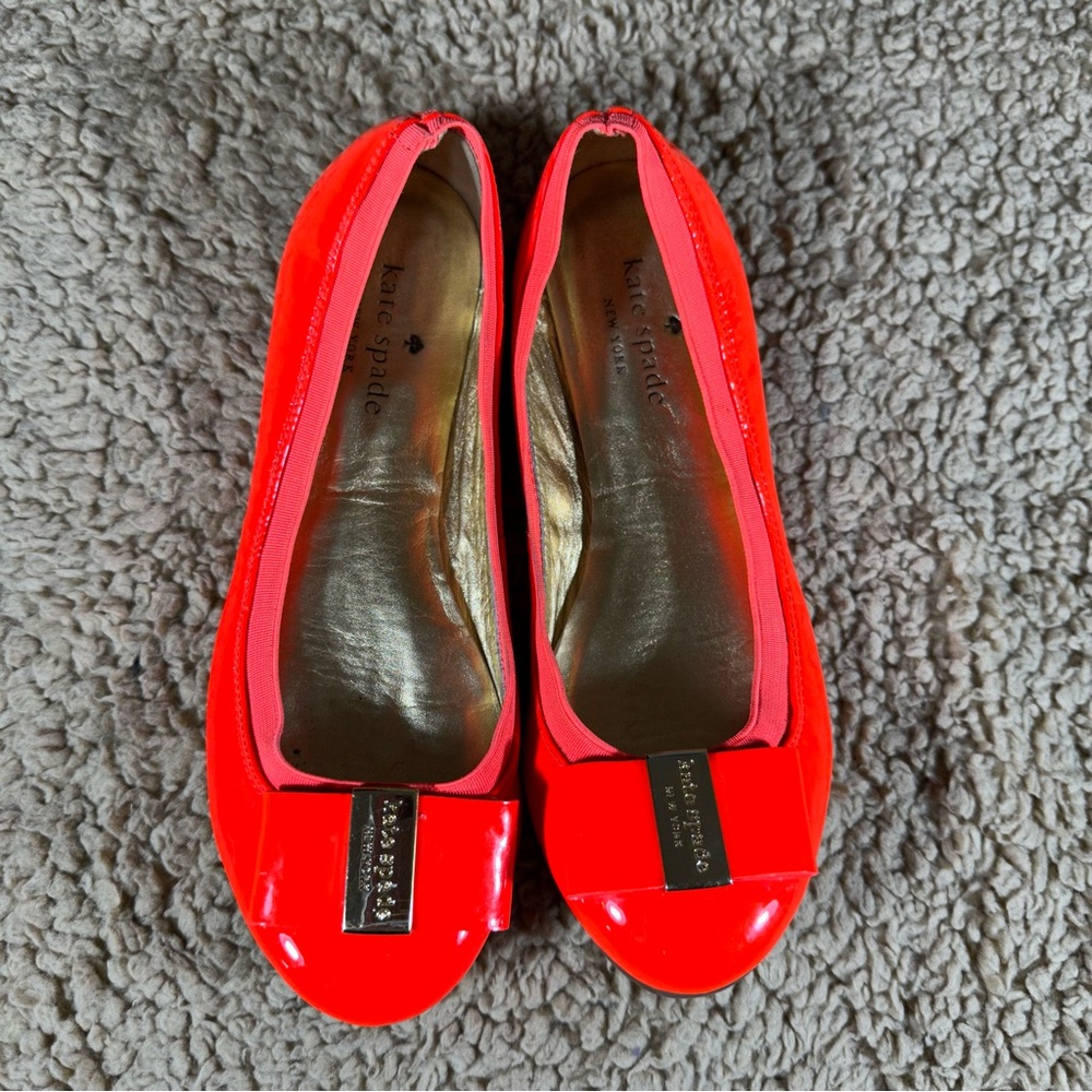 Womens Kate Spade Red Shiny Flats With Bow 

Size 5